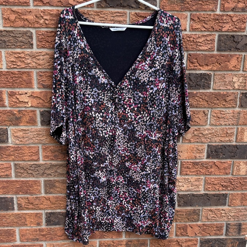 🍀3 for $25🍀 Pennington plus size floral top